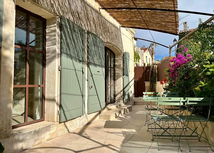 Maison De Village