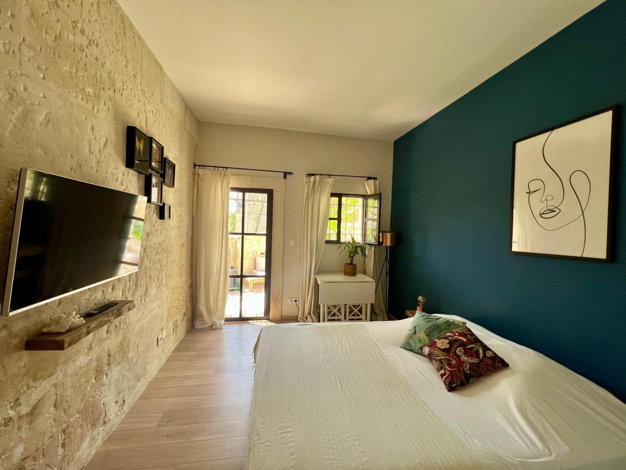 Maison De Village